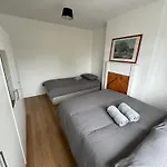 Nice Triple Room At 2 Iveragh Rd-7