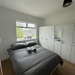 Nice Triple Room At 2 Iveragh Rd-7