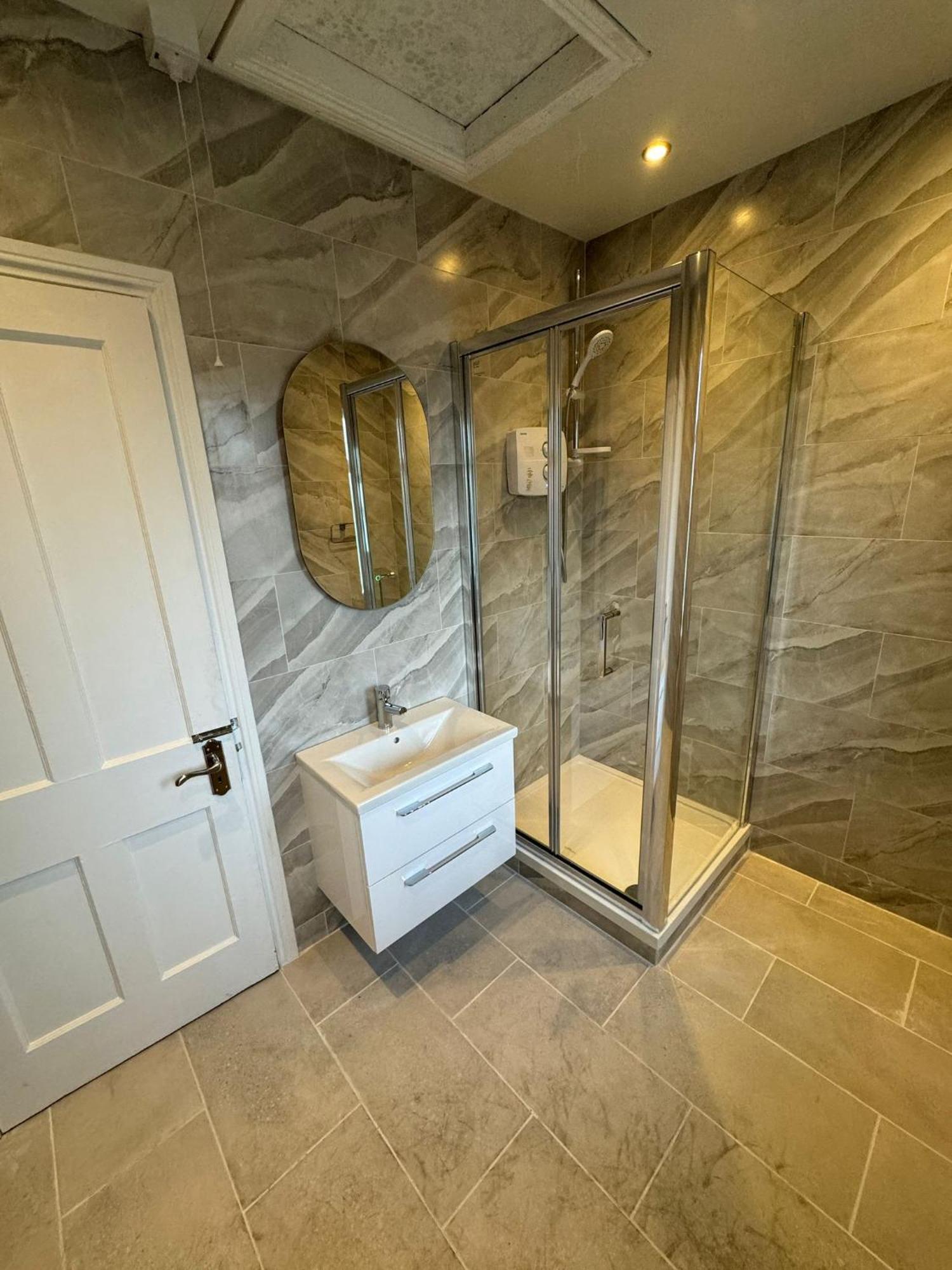 Guest house Nice Triple At 2 Iveragh Rd-7 *