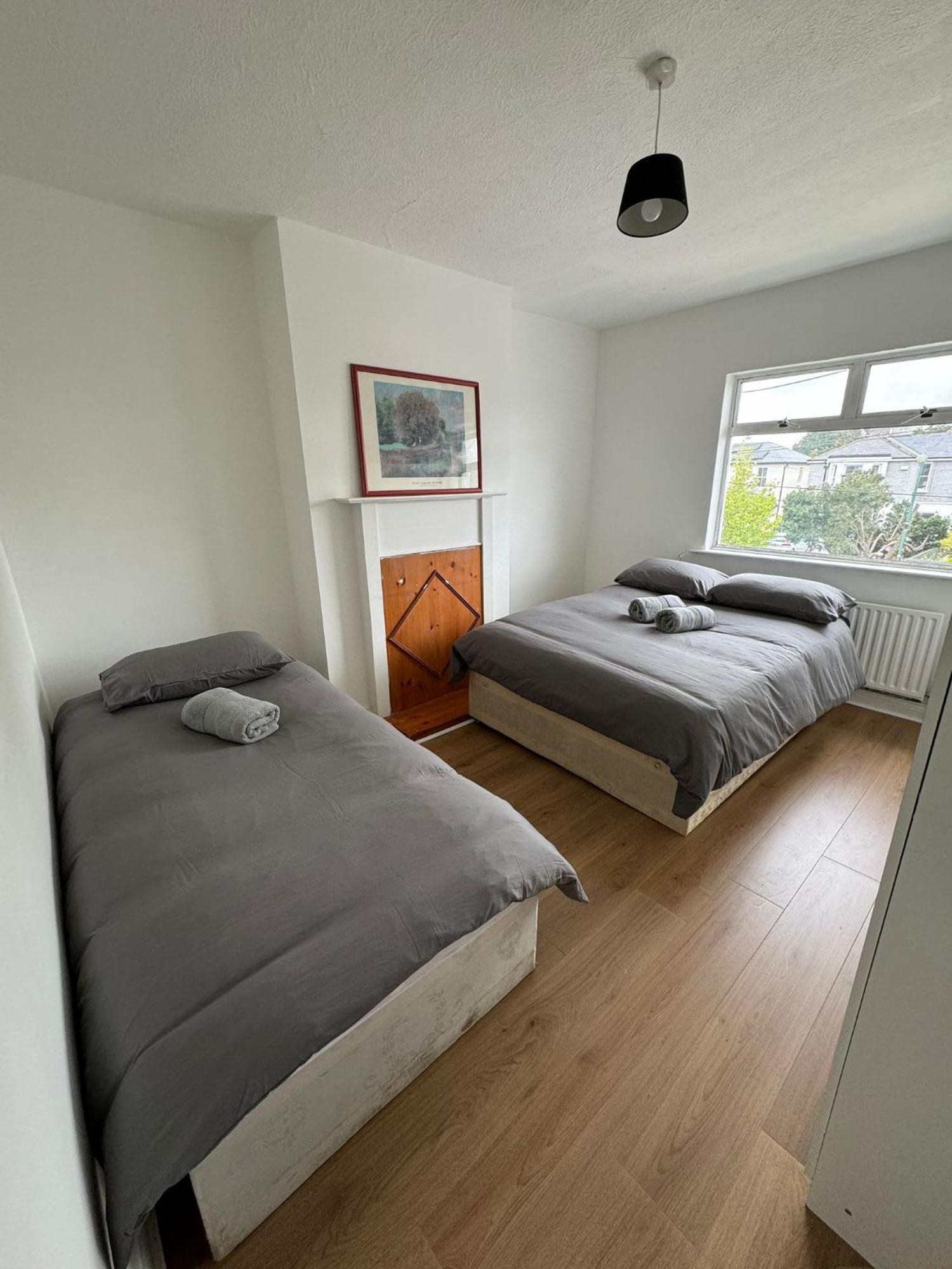 Guest house Nice Triple At 2 Iveragh Rd-7 *
